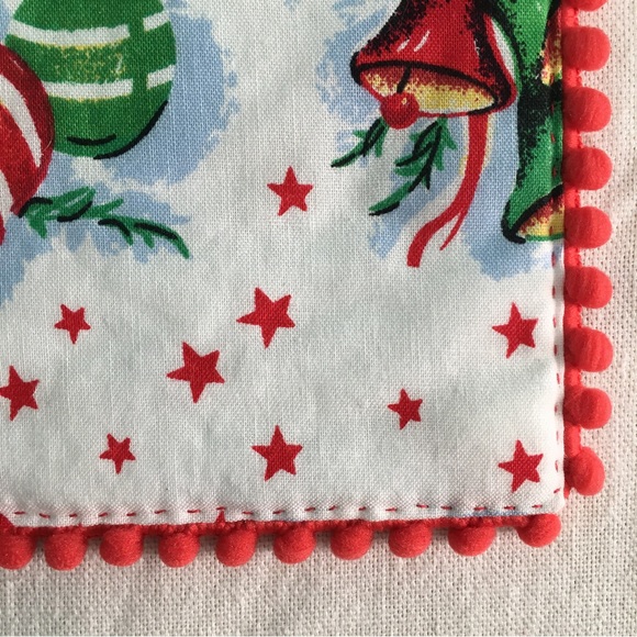 ✨Retro Christmas Reversible Placemats, Set of 2✨ - Picture 11 of 13